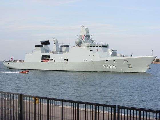2880px-F362_HDMS_Peter_Willemoes_web.jpg